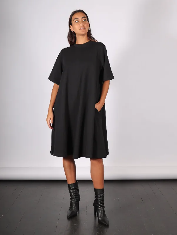 New Arrival Discount Silhouette Dress in Black by Kowtow